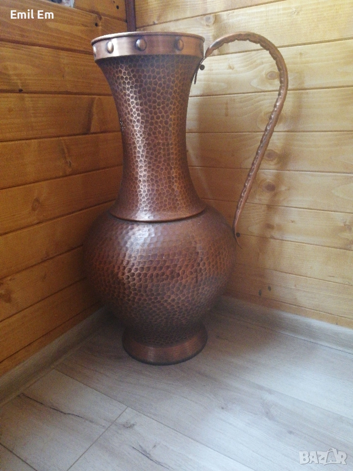 Голяма Ваза от кована. мед. , снимка 1