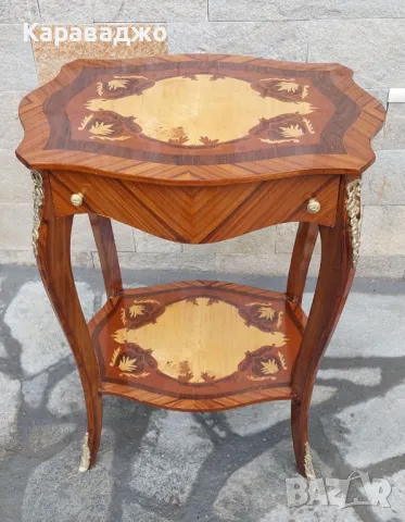 Старинна Маса Две Нива