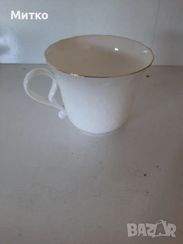 Сервиз за кафе от костен прцелан, снимка 5 - Сервизи - 52710048