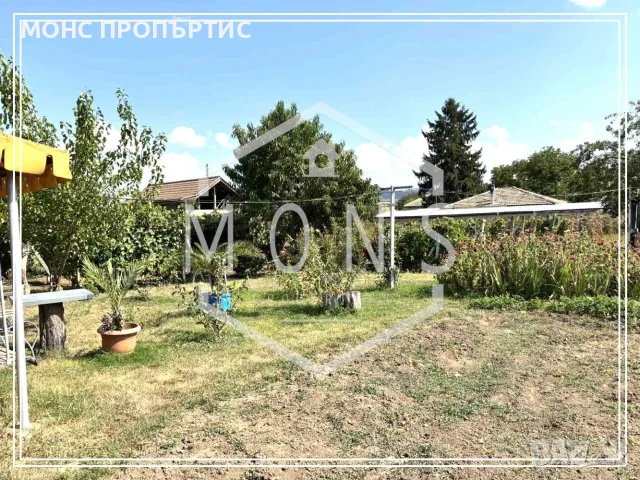 Продава се двуетажна обзаведена къща в с. Кардам, обл. Търговище, снимка 4 - Къщи - 56130540