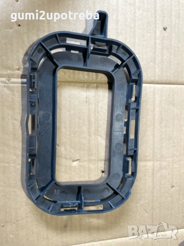 Ляв Държач ЗАдна Броня 7P5807771 Porsche Cayenne 3.0D 92A/2012г, снимка 2 - Части - 53850115