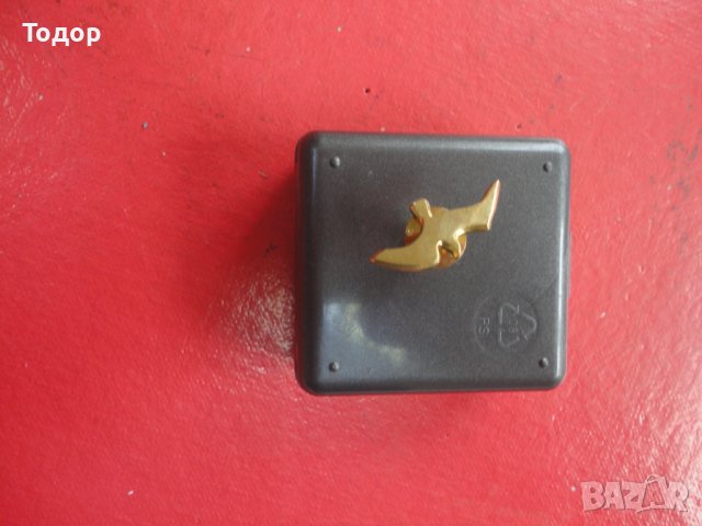 Страхотен позлатен бижутерски знак значка , снимка 2 - Колекции - 40627158