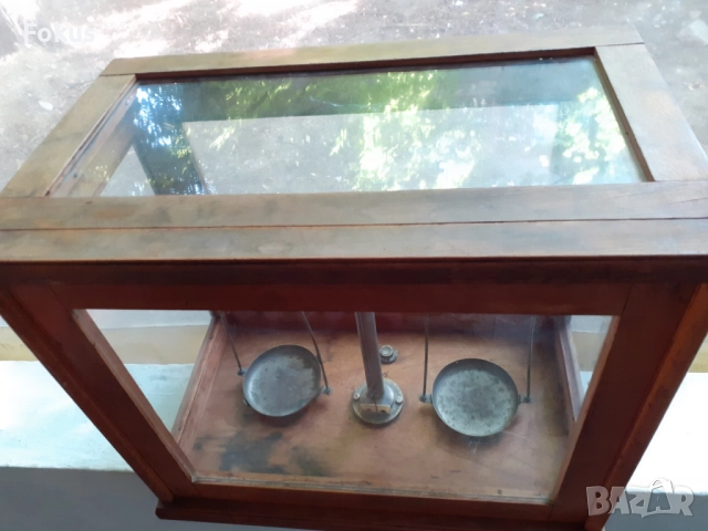 Стара българска лабораторна, лекарска, аптекарска везна, снимка 3 - Антикварни и старинни предмети - 51497913