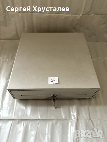 метална каса за банкноти и монети 