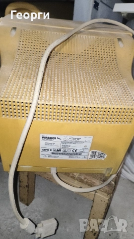 Монитор Peacock - работещ., снимка 3 - Монитори - 53193833