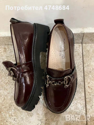 Лачени дамски мокасини