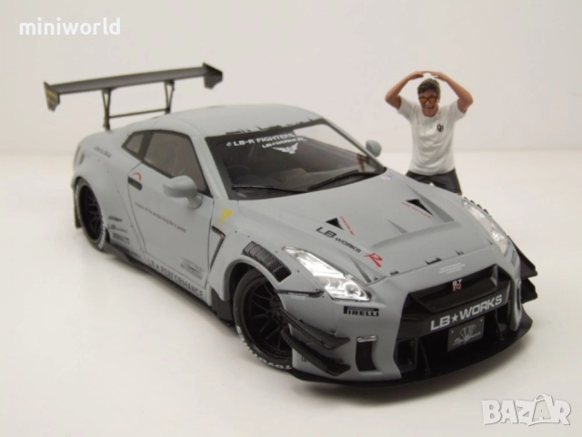 Nissan GT-R R35 Liberty Walk Bodykit Type 2 2024 с фигурка - мащаб 1:18 на Solido е нов в кутия, снимка 2 - Колекции - 52152978
