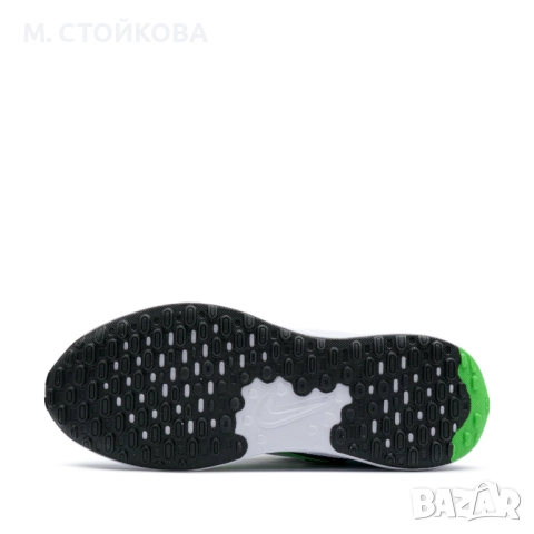 маратонки Nike Revolution 7, снимка 4 - Детски маратонки - 52583956