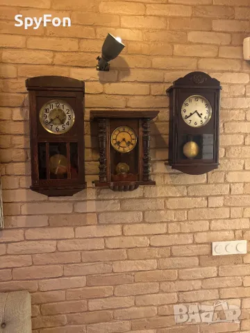 Стари стенни часовници с махало