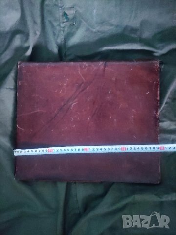 Продавам кожена папка 1300 години България, снимка 2 - Ученически пособия, канцеларски материали - 44242452