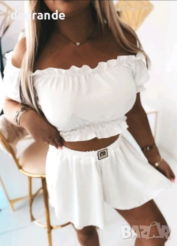 Дамски комплект от две части в бяло к черно