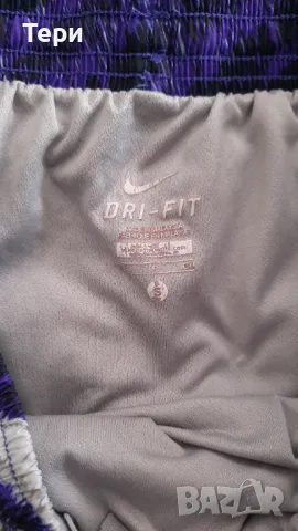 Nike Dri-Fit дамски къси шорти, снимка 5 - Къси панталони и бермуди - 47570571