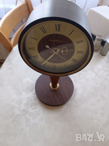 Настолен часовник Янтар , снимка 1 - Други - 40970841