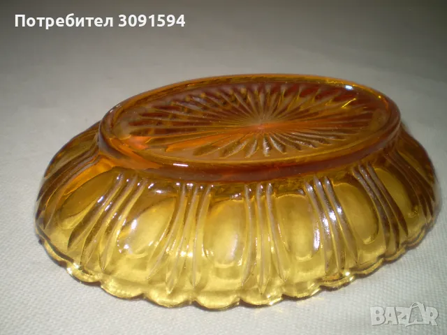 Ритро стъклена купичка лъжичник цвят карамел, снимка 4 - Други ценни предмети - 49309377