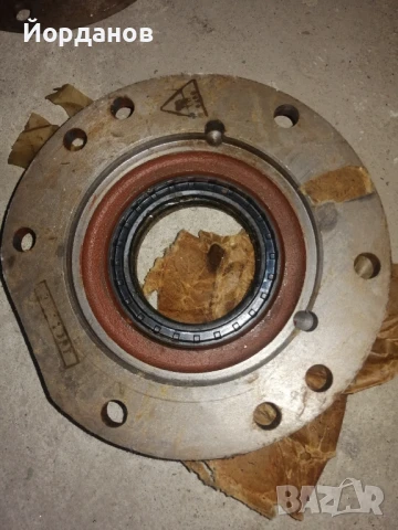 Капак за диференциал на трактор Т-150к ,Кат.№151.72.221