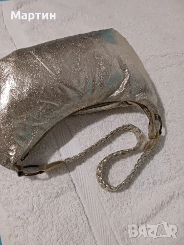 Златиста чанта, снимка 6 - Чанти - 53661045