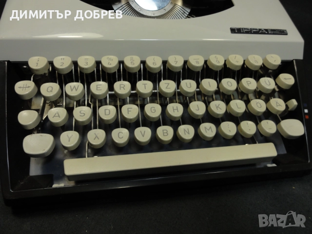СТАРА РЕТРО ПОРТАТИВНА ПИШЕЩА МАШИНА TRIUMPH TIPPA S, снимка 4 - Антикварни и старинни предмети - 51932732