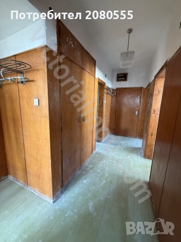 Просторен етаж с гараж, склад, сутерен и таван!, снимка 3 - Етаж от къща - 51962578