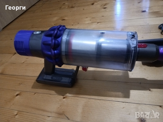 Много добра Dyson V10 безжична прахосмукачка пълен комплект, снимка 4 - Прахосмукачки - 52776522