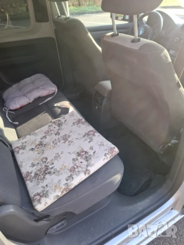 Продавам безупречен VW Caddy 1.6 TDI 2011 г., снимка 10 - Автомобили и джипове - 51850133