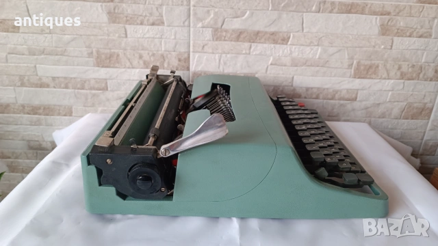Стара пишеща машина Olivetti Lettera 32 - Italy- 1960" год., снимка 3 - Антикварни и старинни предмети - 53161535