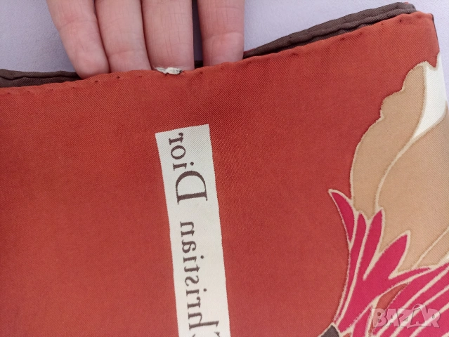 Оригинален шал Christian Dior, снимка 5 - Шалове - 53197175