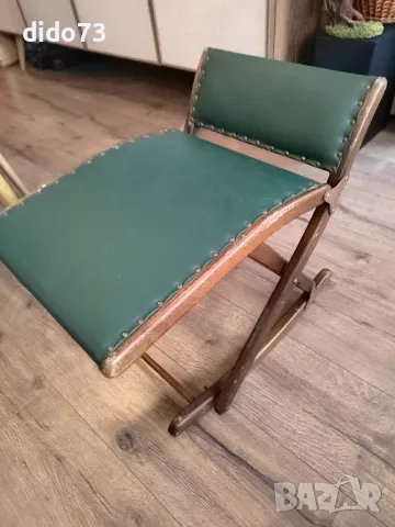 Отоманка-столче за крака.