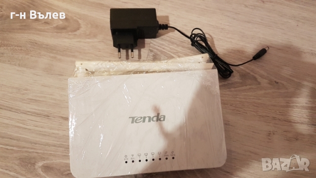рутер Tenda F300  с две антени, снимка 1 - Рутери - 36037786