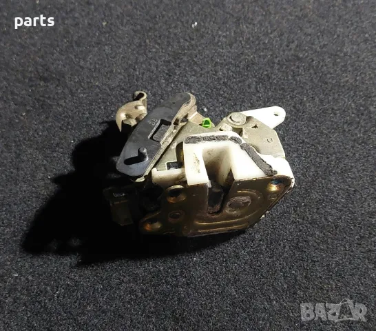 Задна Дясна Брава - Ключалка Мицубиши Паджеро, снимка 4 - Части - 50439358