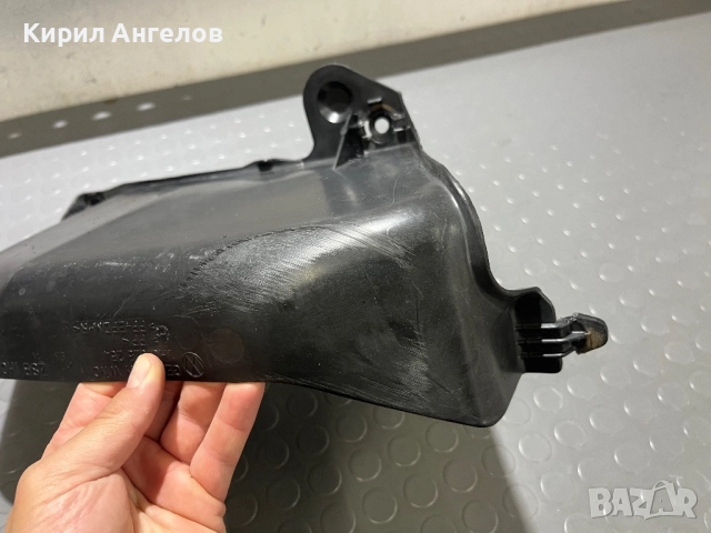 Дясната кора под мотора за VW Golf 3, снимка 2 - Части - 51949271