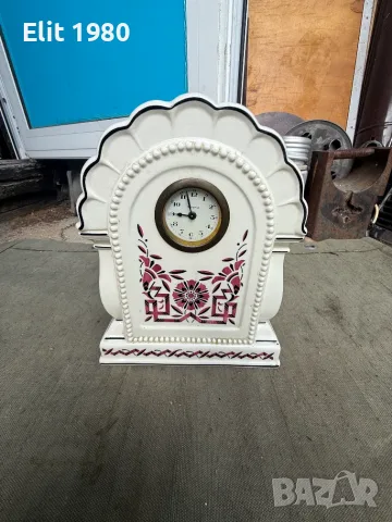 Продавам порцеланов каминен часовник