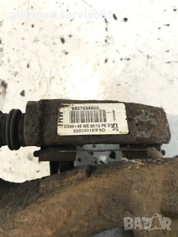 Преден десен спирачен апарат за Peugeot 407 2.2 Бензин (2004) 9657594880, снимка 3 - Части - 53698974