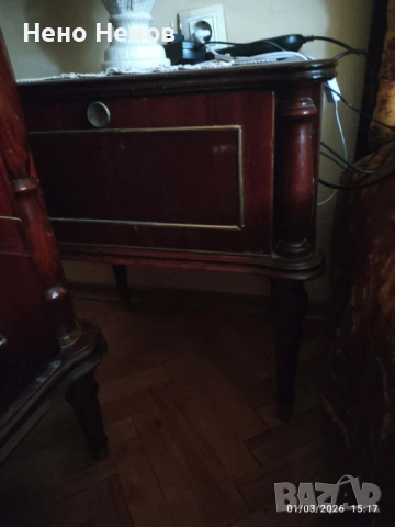 Продавам спалня 160х190 ретро, комплект с гардероб, тоалетка, нощни шкафчета, снимка 5 - Спални и легла - 53782250