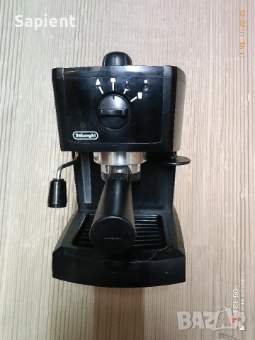 Кафемашина DeLonghi.