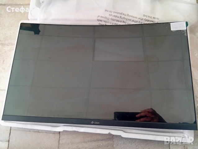 Продавам монитор CRUA 27" FHD Curved 100Hz 