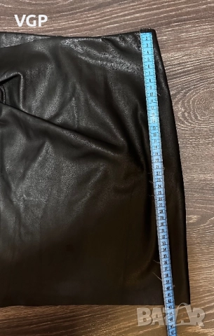 Черна кожена пола, снимка 4 - Поли - 52745870