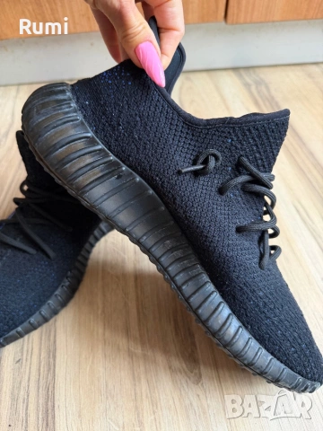 Оригинални черни маратонки Adidas Yeezy Boost 350 V2! 46 н, снимка 8 - Маратонки - 48489624