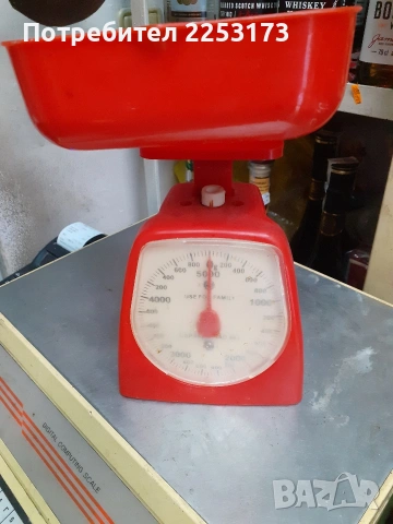 Стар кантар с медни тасове.Домашни кантари до 5кг., снимка 6 - Друго търговско оборудване - 44053013