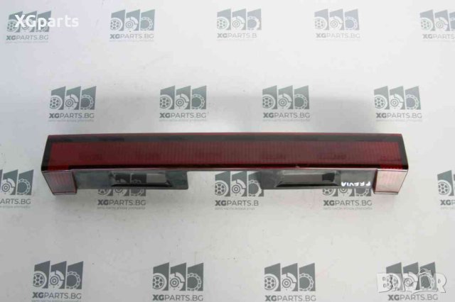 Светлоотразител над номера за Toyota Previa II (2000-2006)