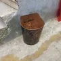 интересна старинна кофа за пренасяне на дърва за огрев, снимка 2