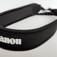Удобна и мека каишка за фотоапарат Canon, снимка 1 - Чанти, стативи, аксесоари - 41461440