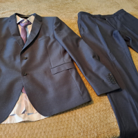 Мъжки костюм( сако,панталон риза и вратовръзка), снимка 1 - Костюми - 44568904