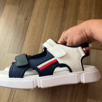 Сандали Tommy Hilfiger, снимка 8 - Детски сандали и чехли - 41241441