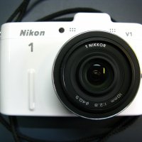 Nikon V1 - бял фотоапарат - макет, снимка 1 - Фотоапарати - 39672968
