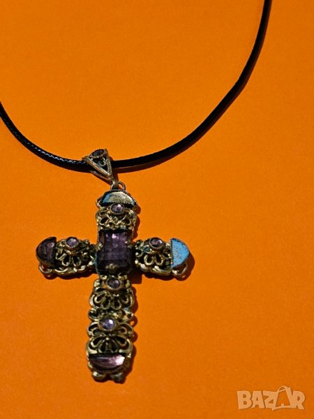 Стар бронзов кръст с камъни , вързанка  и патина по кръста за ценители и колекционери . - липсват дв, снимка 1