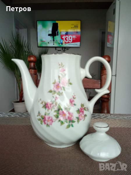 Продавам красива кана .Порцелан.Сребърен кант., снимка 1