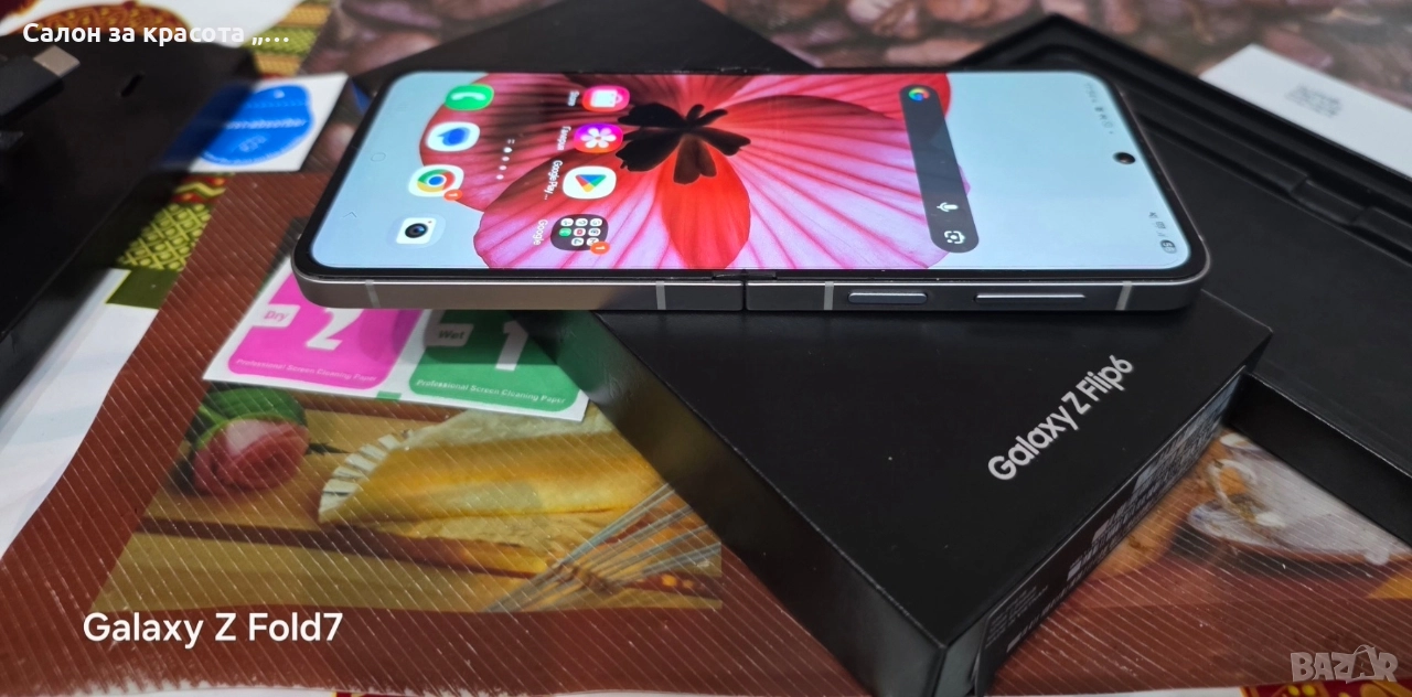 Смартфон Samsung Galaxy Z Flip6, 12GB RAM, 256GB, 5G, Jetblack, снимка 1