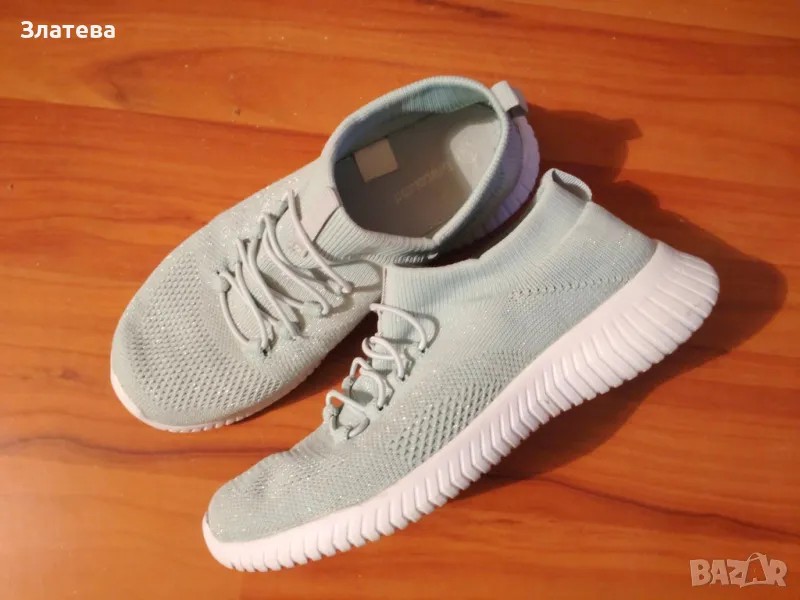 Спортни обувки от плат - 10 лв, снимка 1