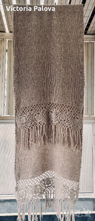 Вълнен шал с дантели от рози и дълги ресни - 220см, снимка 1