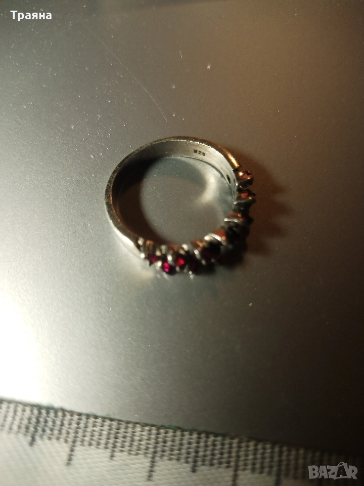 Дамски сребърен пръстен с червени циркони , снимка 1